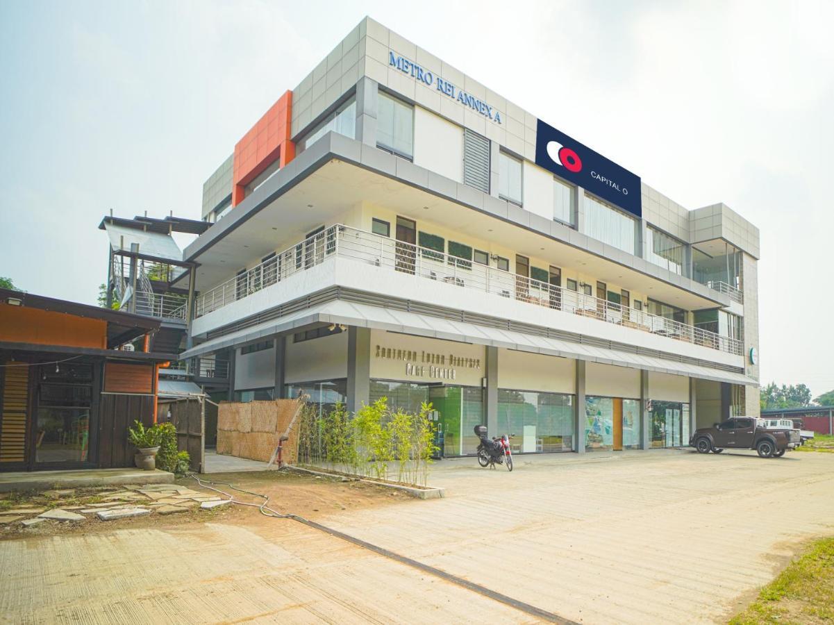 Capital O Oyo 785 The Greenhive Hotel Ibaan ภายนอก รูปภาพ